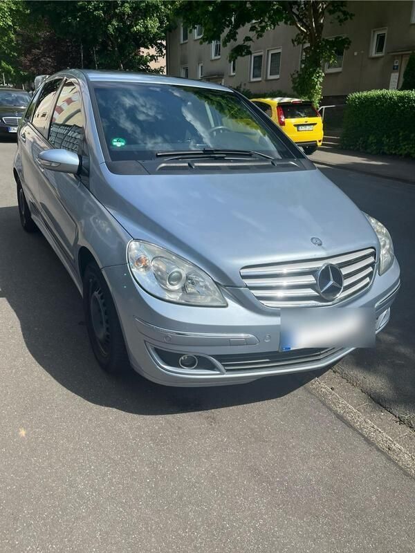 Andere außenfarben Gebraucht 2007 Mercedes B200 Avantgarde Van / Kleinbus | 4.500 € (Fairer Preis) - Bild 1/4