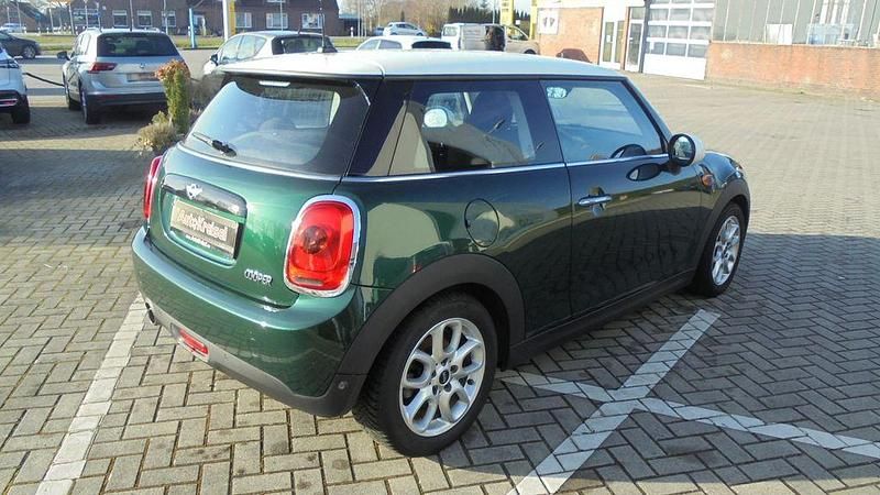 Gebraucht Mini Cooper 136 PS (100 kW) 2017 Grün Kleinwagen