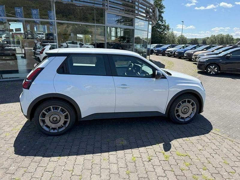 Neu Renault 5 E-Tech Evolution 89 kW (122 PS) 2025 Weiß Limousine