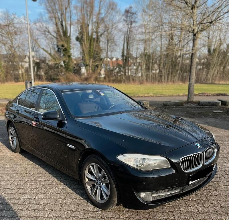 Gebraucht BMW 530 245 PS (180 kW) 2011 Schwarz Limousine