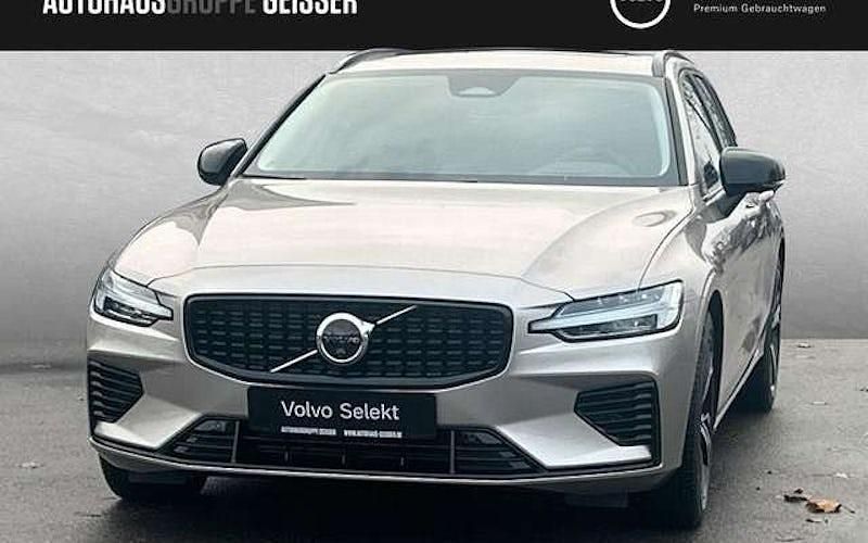 Gebraucht Volvo V60 Plus 350 PS (257 kW) 2025 Braun Kombi