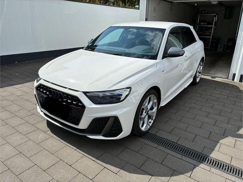 Weiß Gebraucht 2022 Audi A1 S-Line Kleinwagen | 27.990 € (Fairer Preis) - Bild 1/4