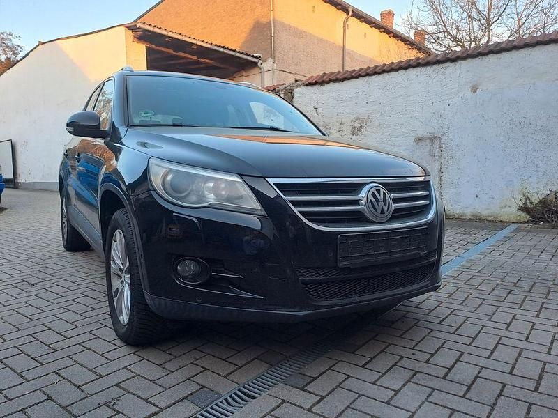 Gebraucht VW Tiguan 140 PS (102 kW) 2011 Schwarz SUV
