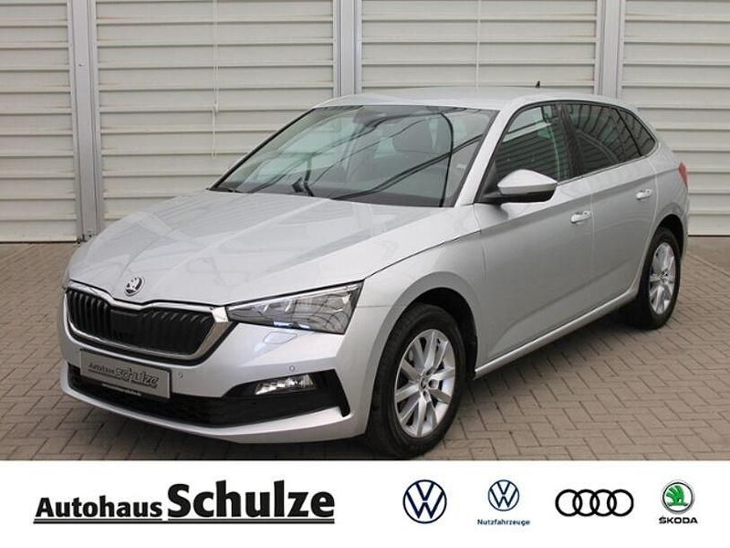 Silber Gebraucht 2022 Skoda Scala Kleinwagen | 19.451 € - Bild 1/4