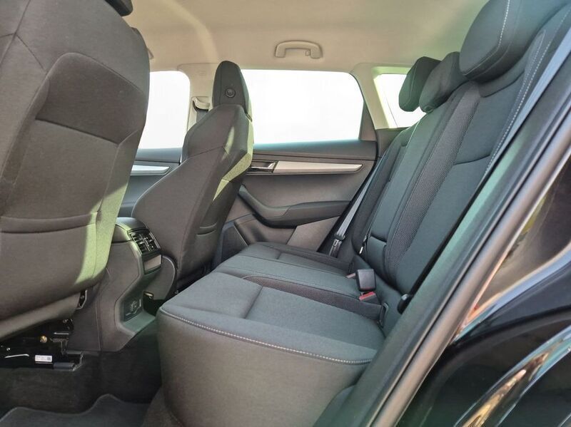 Gebraucht Skoda Karoq Elegance 150 PS (110 kW) 2024 Schwarz SUV