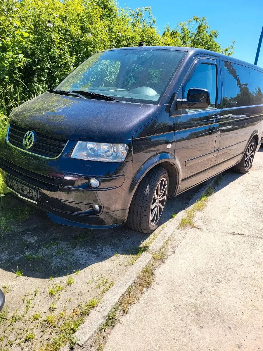 Gebraucht VW Multivan 128 PS (94 kW) 2004 Schwarz Van / Kleinbus