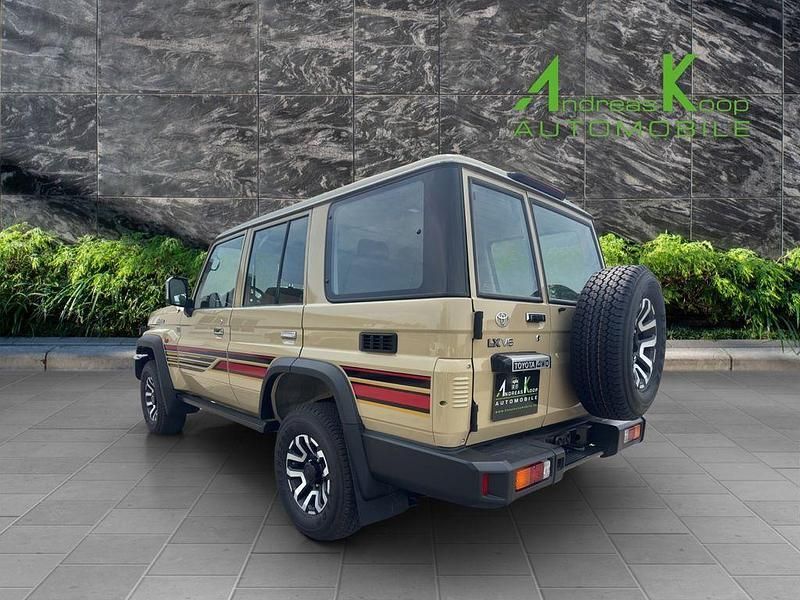 Neu Toyota Land Cruiser 231 PS (169 kW) 2025 Beige SUV