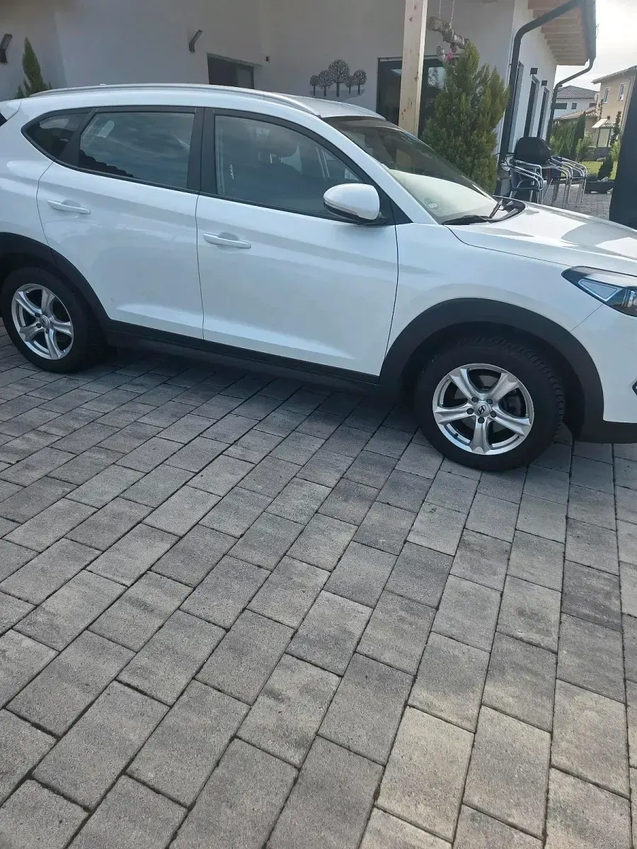 Gebraucht Hyundai Tucson 177 PS (130 kW) 2016 Weiß SUV