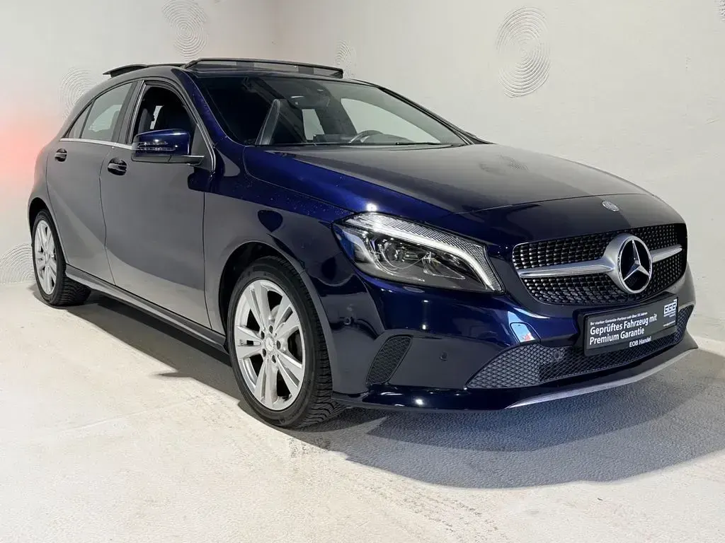 Gebraucht Mercedes A180 109 PS (80 kW) 2016 Blau Kleinwagen