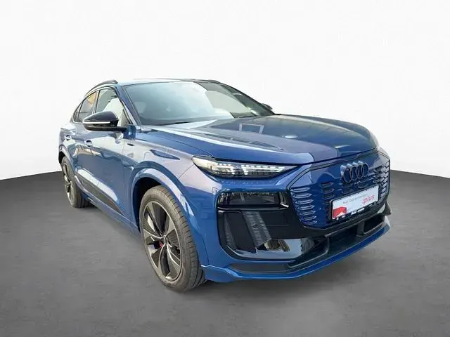 Neu Audi SQ6 Sportback e-tron Edition .1 359 kW (489 PS) 2025 Ascariblau metallic SUV