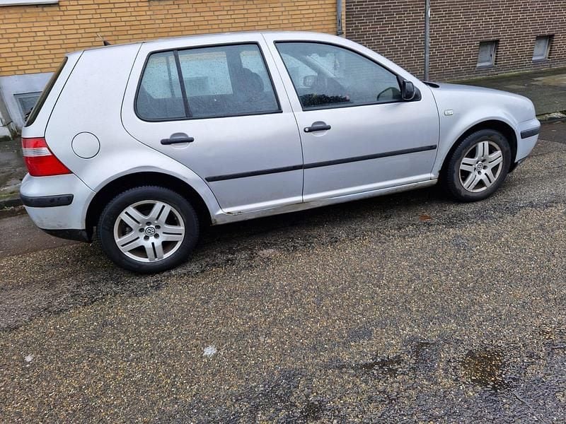 Gebraucht VW Golf IV 101 PS (74 kW) 1999 Andere farben Limousine