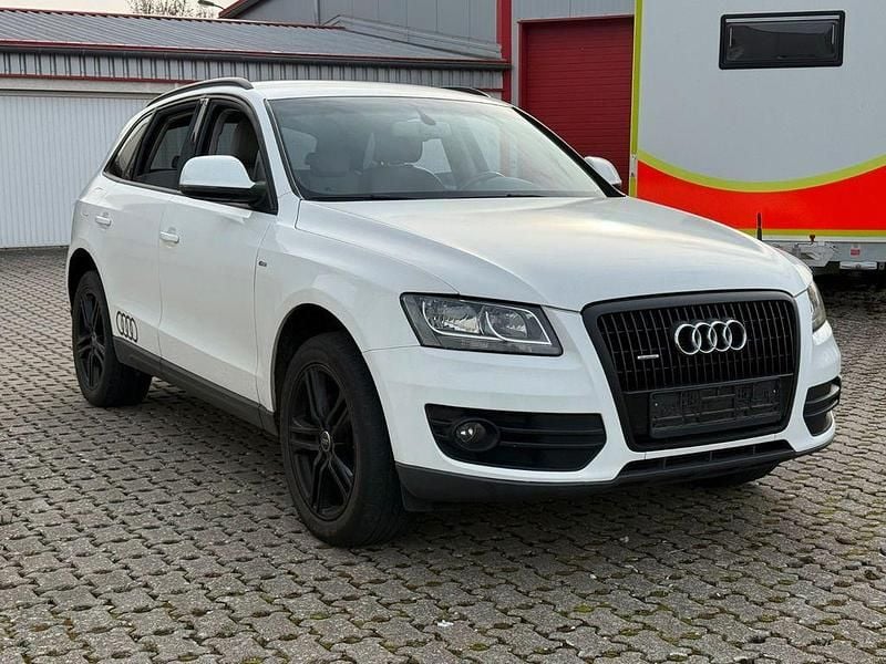Grau Gebraucht 2009 Audi Q5 Comfort SUV | 8.500 € (Superpreis) - Bild 1/4