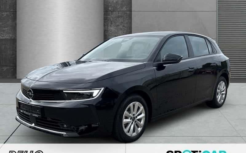 Schwarz Gebraucht 2023 Opel Astra Enjoy Limousine | 19.990 € (Fairer Preis) - Bild 1/4