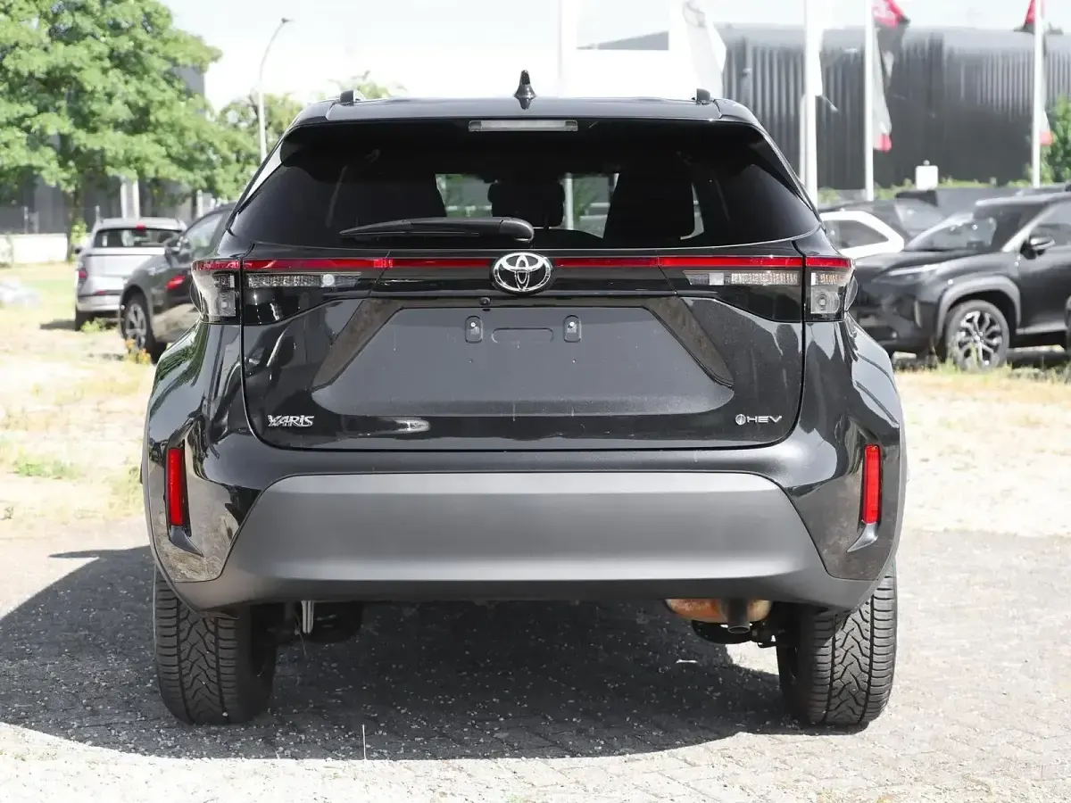Gebraucht Toyota Yaris Plus 130 PS (95 kW) 2025 Schwarz Kleinwagen