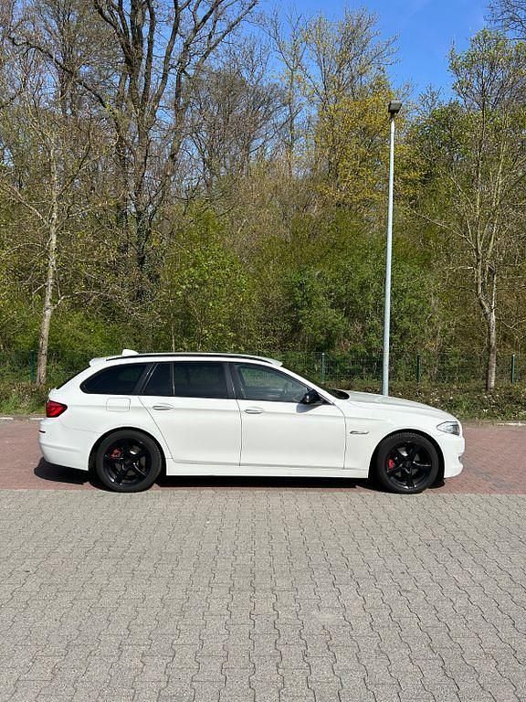 Gebraucht BMW 520 184 PS (135 kW) 2011 Weiß Kombi