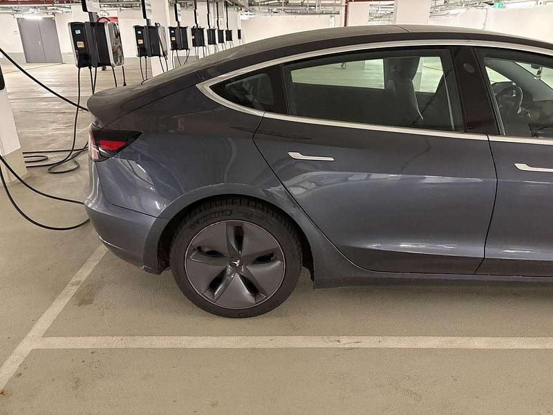 Usata Tesla Model 3 258 kW (351 CV) 2020 Grigio Berlina