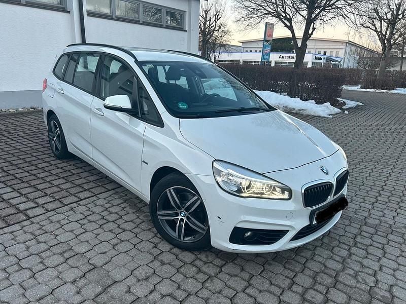Weiß Gebraucht 2017 BMW 218 Van / Kleinbus | 8.300 € (Fairer Preis) - Bild 1/4