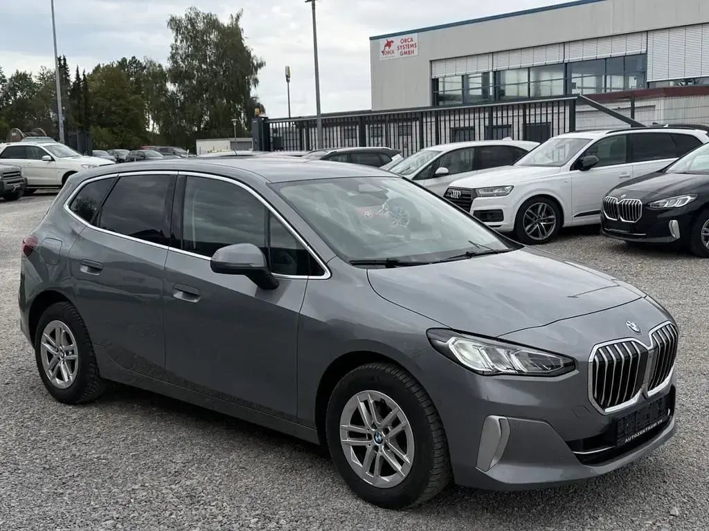 Gebraucht BMW 218 Active Tourer Luxury Line 136 PS (100 kW) 2024 Grau Van / Kleinbus