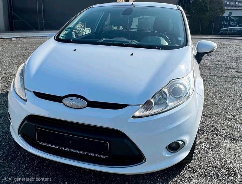 Gebraucht Ford Fiesta 82 PS (60 kW) 2010 Weiß Kleinwagen