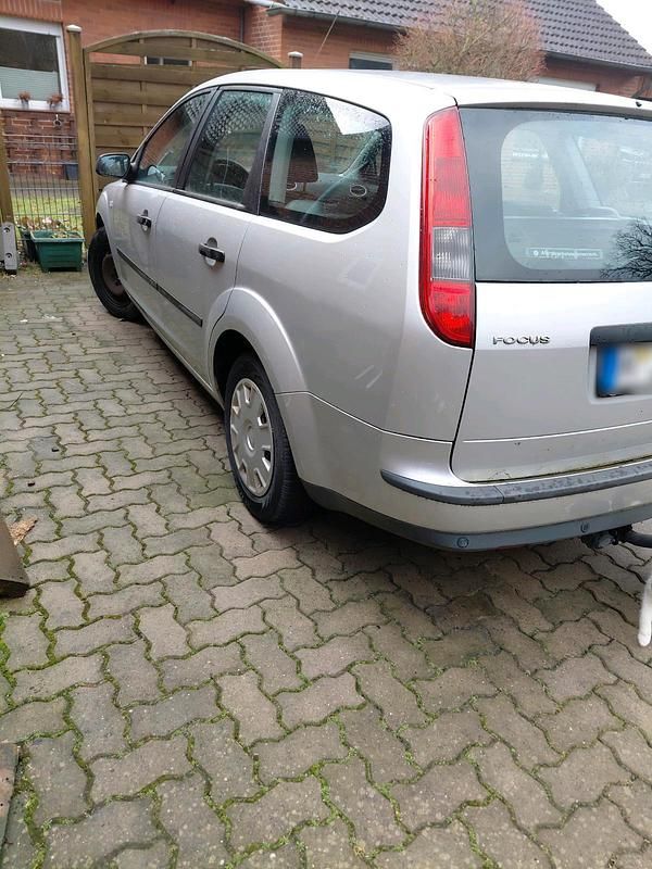 Gebraucht Ford Focus 101 PS (74 kW) 2007 Silber Kombi