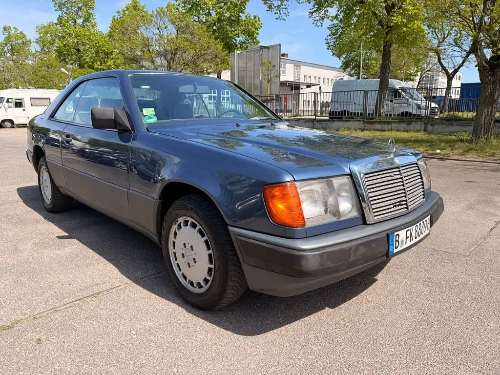 Gebraucht Mercedes 300 179 PS (131 kW) 1988 Blau Coupé