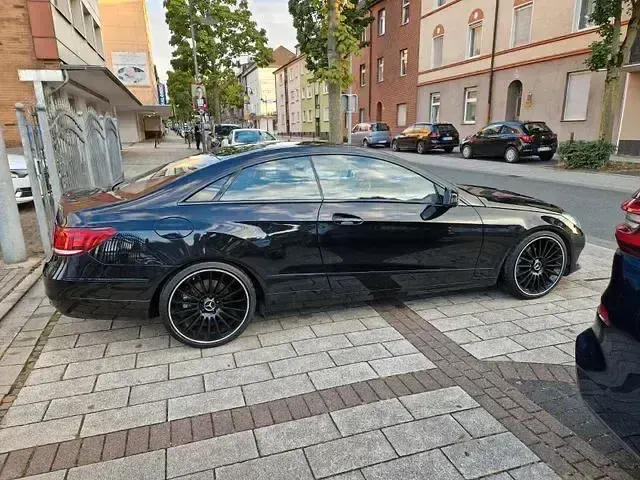 Używany Mercedes E200 184 KM (135 kW) 2014 Czarny Coupe
