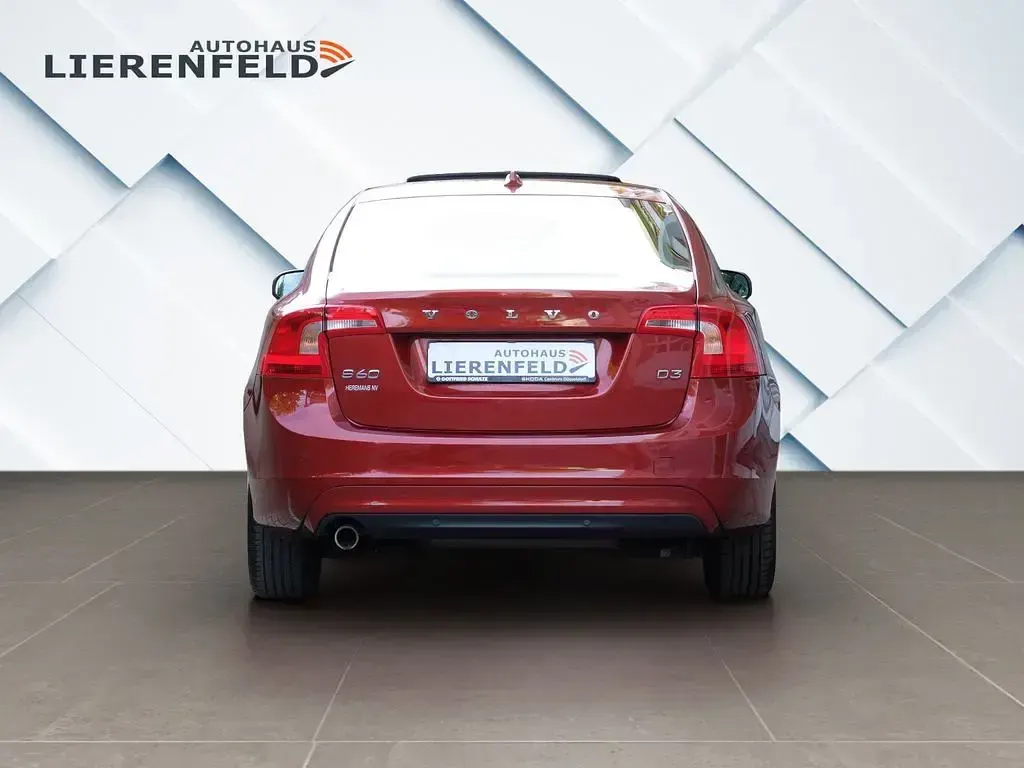 Gebraucht Volvo S60 Momentum 136 PS (100 kW) 2014 Flamenco red / Limousine