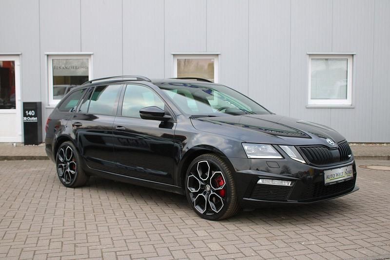 Schwarz Gebraucht 2019 Skoda Octavia RS Kombi | 17.890 € (Etwas zu teuer) - Bild 1/4