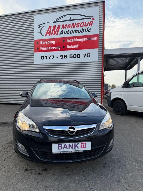 Gebraucht Opel Astra 101 PS (74 kW) 2011 Schwarz Limousine
