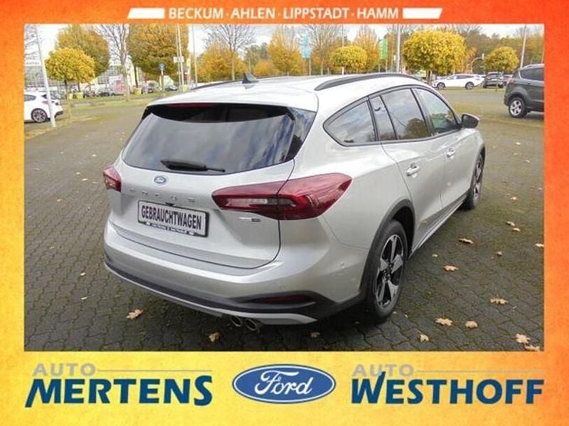 Gebraucht Ford Focus Active X 125 PS (91 kW) 2023 Silber Limousine