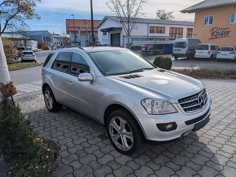 Gebraucht Mercedes ML420 306 PS (225 kW) 2008 Silber SUV