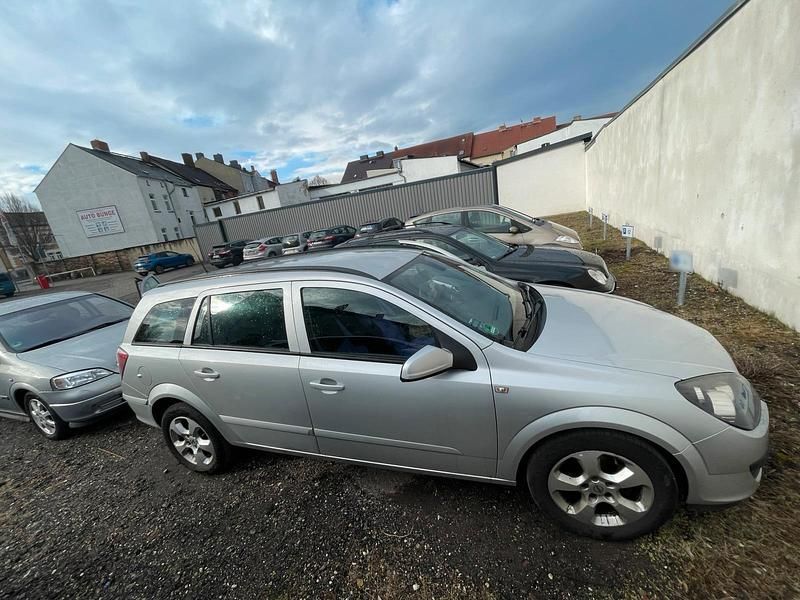 Gebraucht Opel Astra 105 PS (77 kW) 2006 Silber Kombi