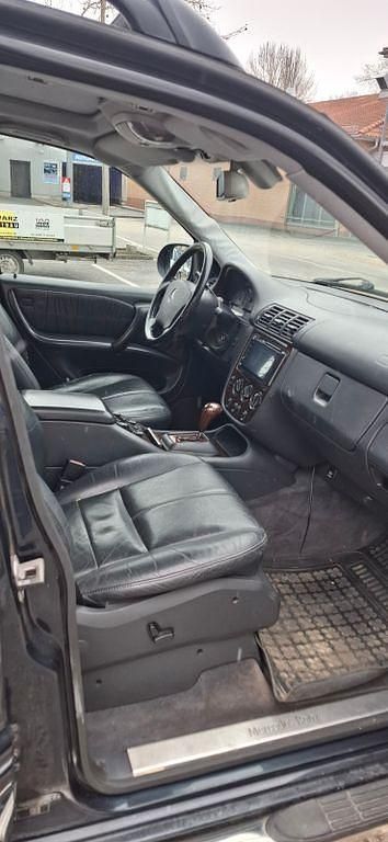 Gebraucht Mercedes ML430 272 PS (200 kW) 2000 Schwarz SUV