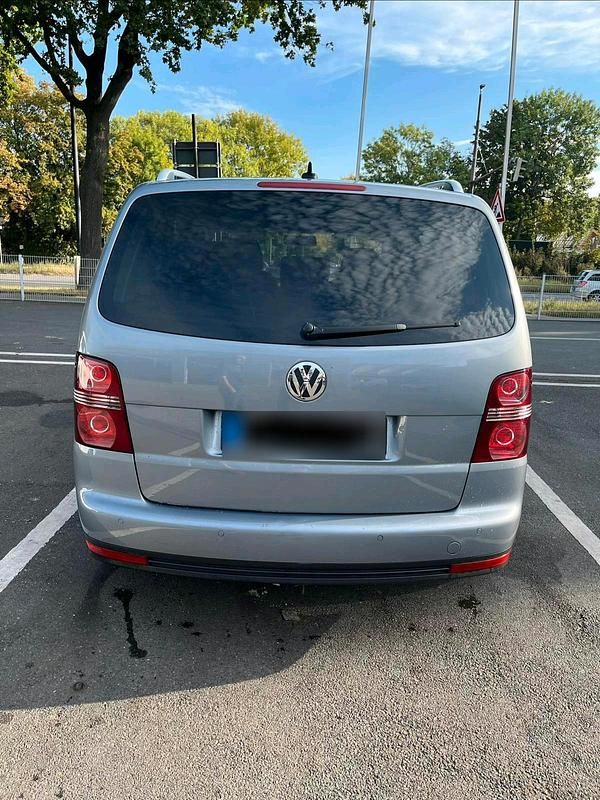 Gebraucht VW Touran 140 PS (102 kW) 2009 Silber Van / Kleinbus