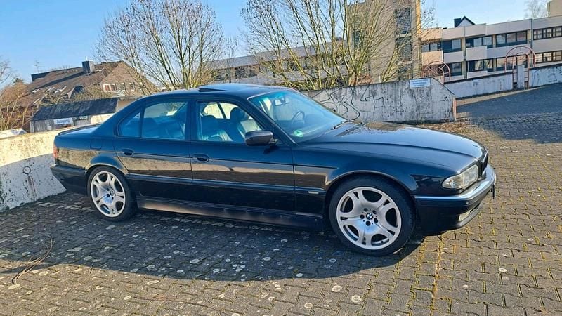 Gebraucht BMW 725 196 PS (144 kW) 1996 Schwarz Limousine