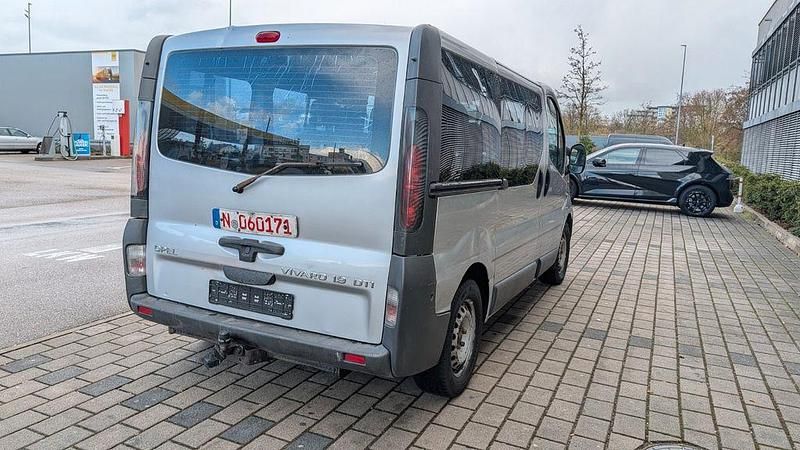 Gebraucht Opel Vivaro 101 PS (74 kW) 2002 Silber Van / Kleinbus