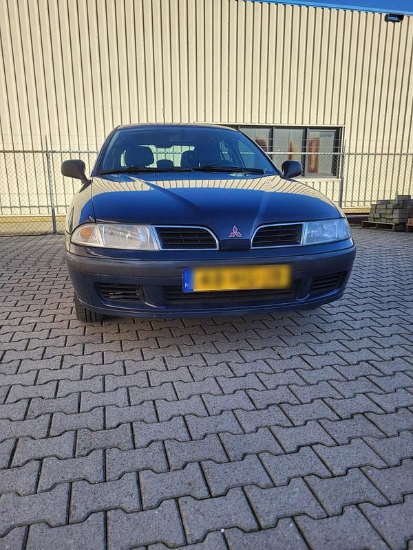 Gebraucht Mitsubishi Carisma 100 PS (73 kW) 2001 Blau Limousine