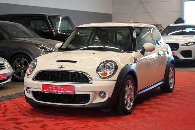 Weiß Gebraucht 2011 Mini Cooper S Kleinwagen | 7.950 € (Guter Preis) - Bild 1/4