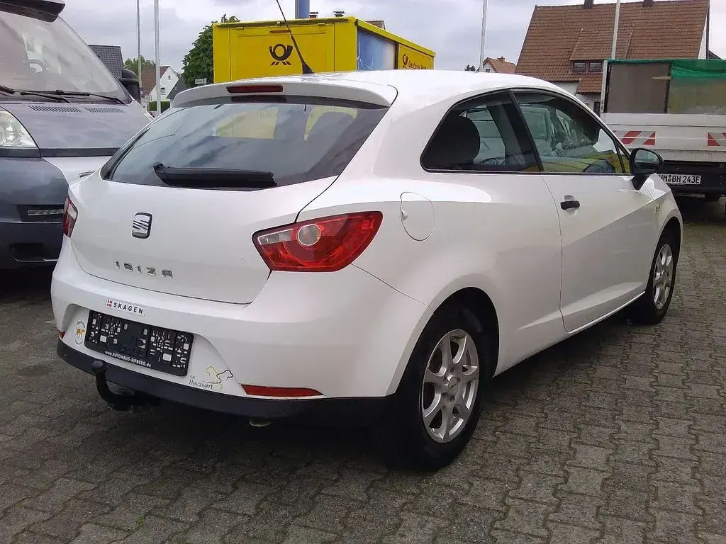 Gebraucht Seat Ibiza SC Basis 60 PS (44 kW) 2011 Weiß Kleinwagen