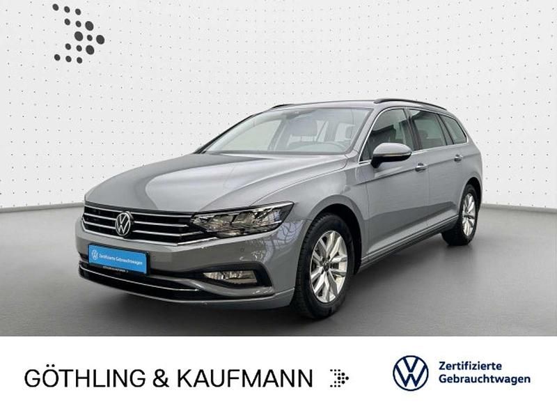 Mondsteingrau Gebraucht 2023 VW Passat Business Kombi | 27.490 € (Fairer Preis) - Bild 1/3