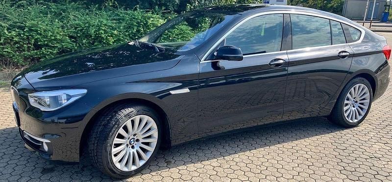 Schwarz Gebraucht 2016 BMW 530 Gran Turismo Comfort Edition Limousine | 14.900 € (Fairer Preis) - Bild 1/4