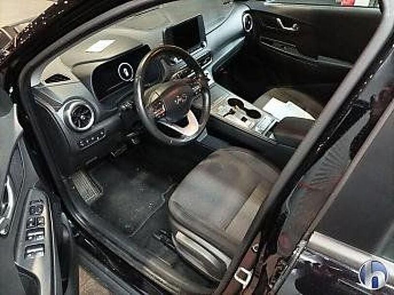 Gebraucht Hyundai Kona Select 150 kW (204 PS) 2022 Schwarz SUV