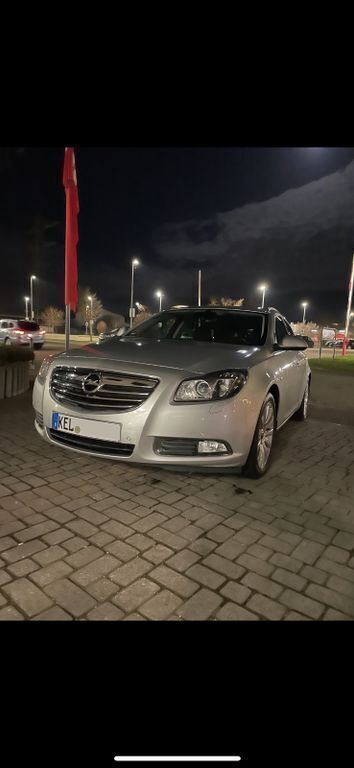 Silber Gebraucht 2011 Opel Insignia Kombi | 6.499 € (Fairer Preis) - Bild 1/4