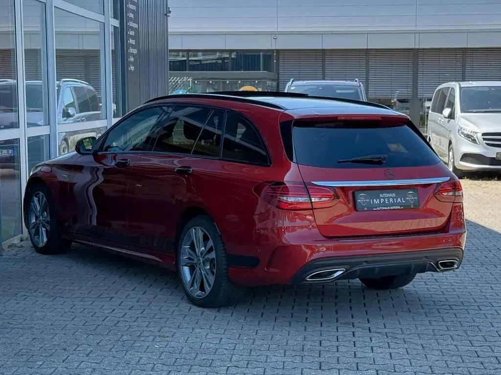 Gebraucht Mercedes C200 AMG 184 PS (135 kW) 2018 Rot Limousine