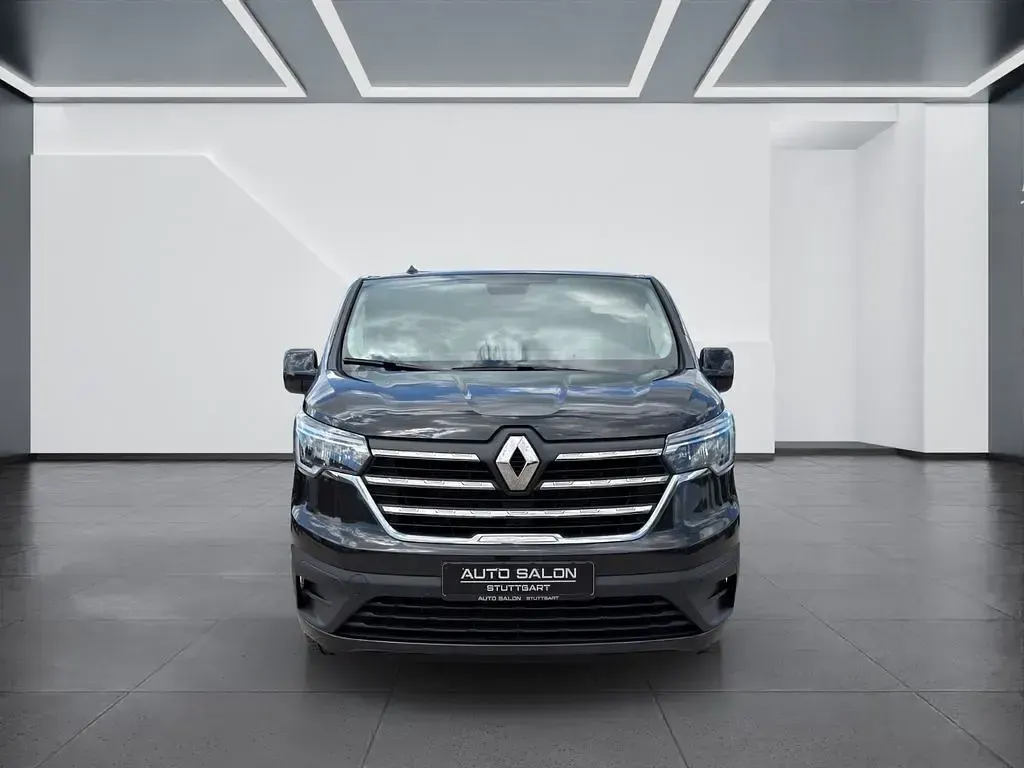 Gebraucht Renault Trafic Life 110 PS (80 kW) 2023 Schwarz Van / Kleinbus