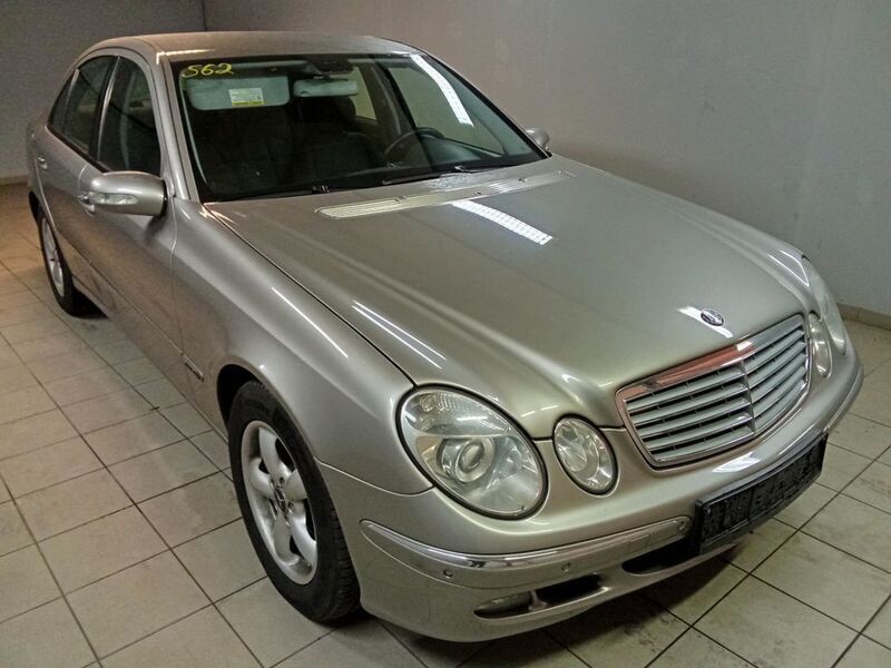 Usata Mercedes E220 150 CV (110 kW) 2006 Argento Berlina