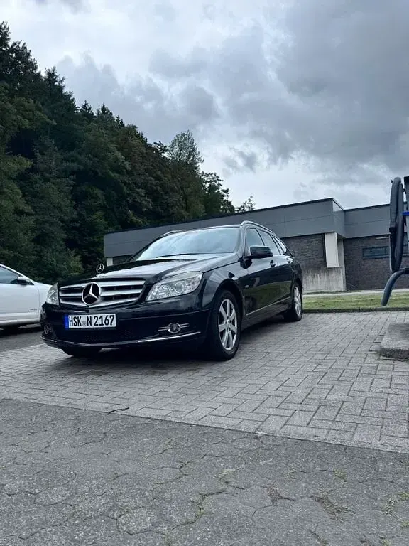 Gebraucht Mercedes C180 156 PS (114 kW) 2010 Schwarz Kombi