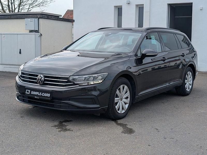 Gebraucht VW Passat 122 PS (89 kW) 2022 Grau Kombi