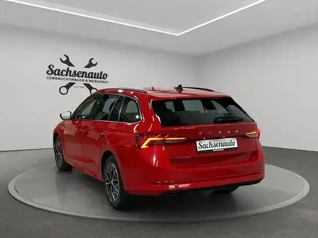 Gebraucht Skoda Octavia Clever 150 PS (110 kW) 2022 Rot Kombi