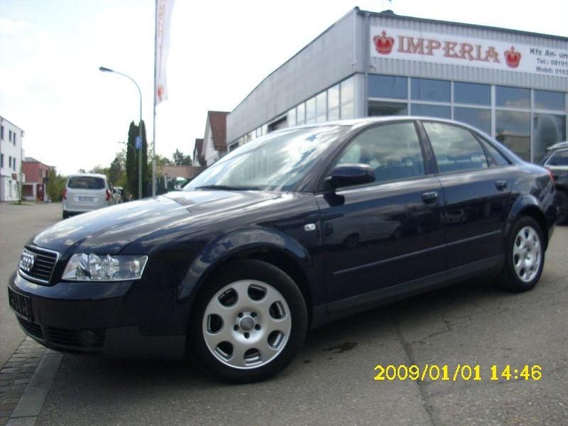 Gebraucht Audi A4 102 PS (75 kW) 2003 Blau Limousine